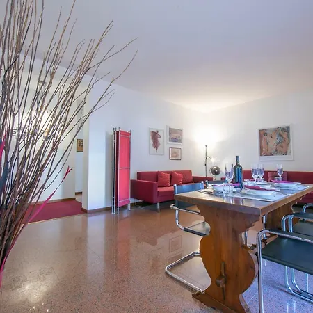 Laveno-mombello Sleeps 4 Διαμέρισμα