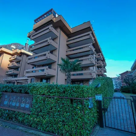 Laveno-mombello Sleeps 4